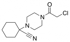 1-[4-(2-Chloroacetyl)piperazin-1-yl]cyclohexane-1-carbonitrile